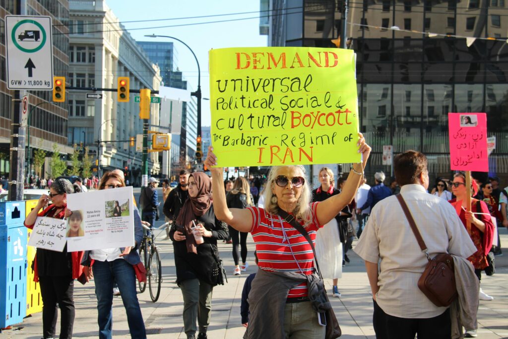 ईरान की अशांति में फंसे भारतीय मेडिकल छात्रः चुनौतियां और समाधान