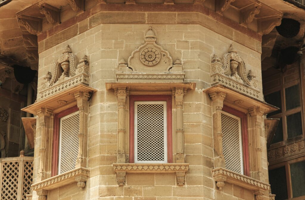 ઠાલાપથી વિજય સાથે અફેર: R. પર્થિબનની ટીકા પર ત્રિશાનું તગડું પ્રતિસાદ