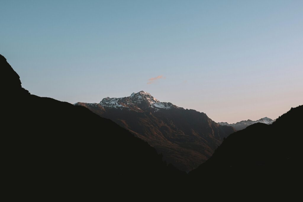 न्यूजीलैंड में करियर की उड़ान: वर्क वीजा विकल्प और आवेदन गाइड