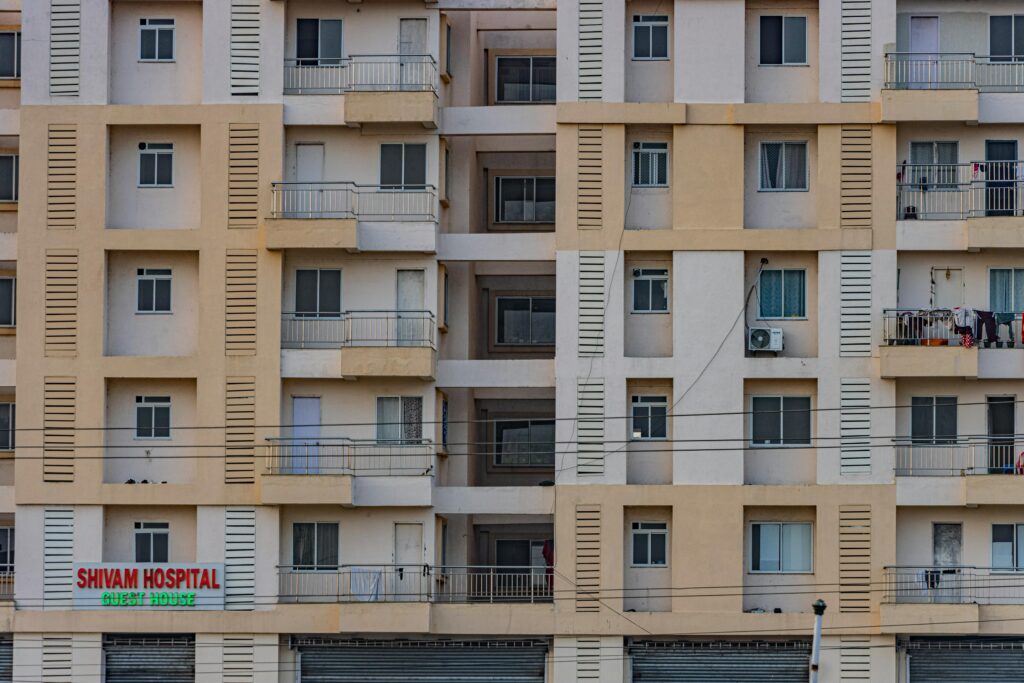 રામ ચરણની 2026–27 ફિલ્મ યાત્રા: પેડ્ડી, ‘ધ ઇન્ડિયા હાઉસ’ અને RC17 પર નજર