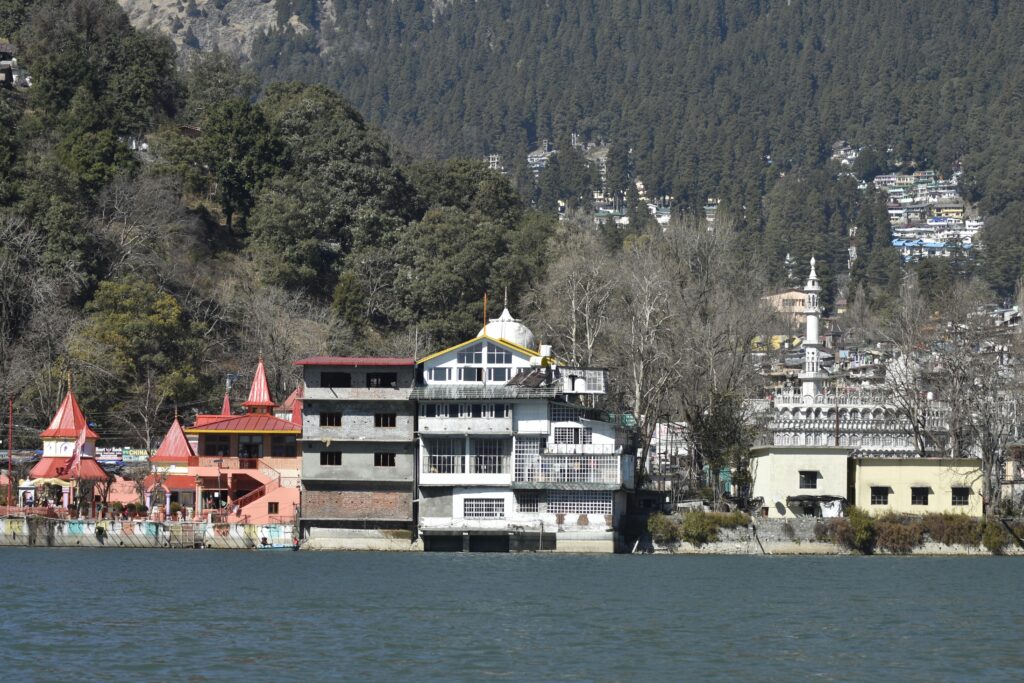 नैनीताल की ठंडक में मिली नई जान: लखनऊ में झुलसे युवक बने उम्मीद की मिसाल