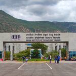 उम्र की पाबंदियों को तोड़ते हुए: 74 में IIT दिल्ली से PhD पूरी की चंद्रशेखर प्रसाद