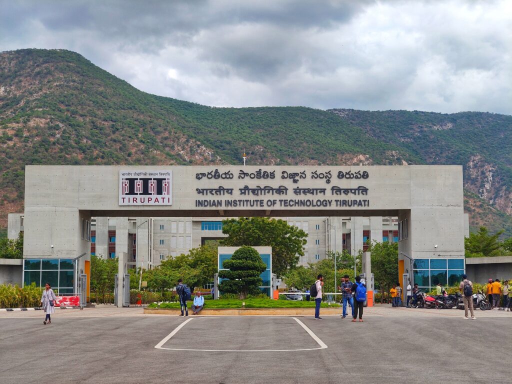 उम्र बाधा नहीं: 74 में IIT दिल्ली से PhD कर चंद्रशेखर प्रसाद ने दी सीख