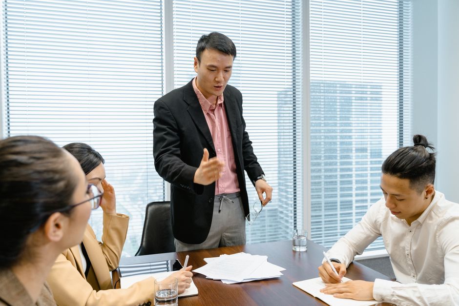 Why Great Leaders Succeed by Asking for Help and Showing Appreciation