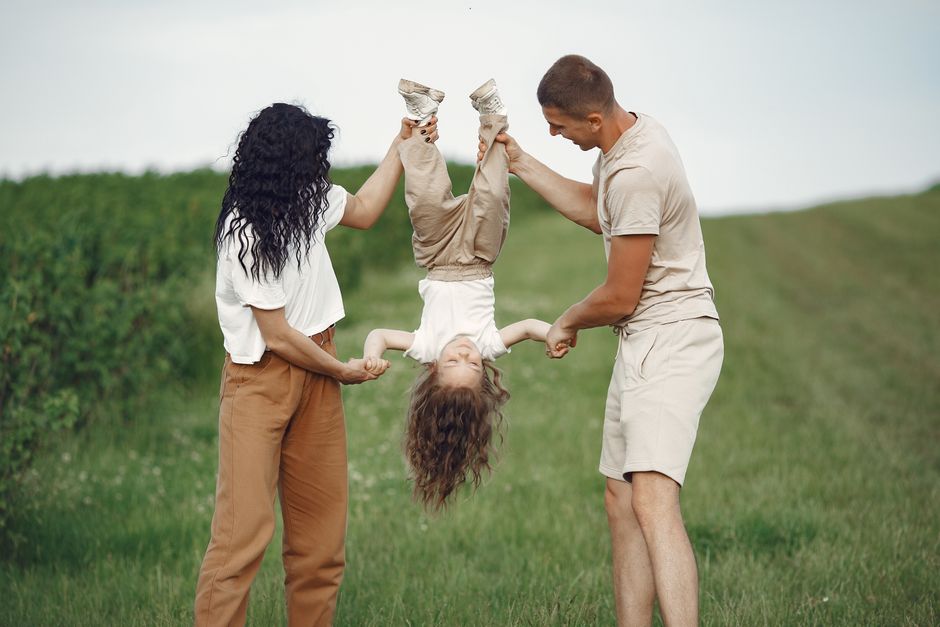 How to Love Difficult People: Setting Boundaries With Family Without Losing Yourself