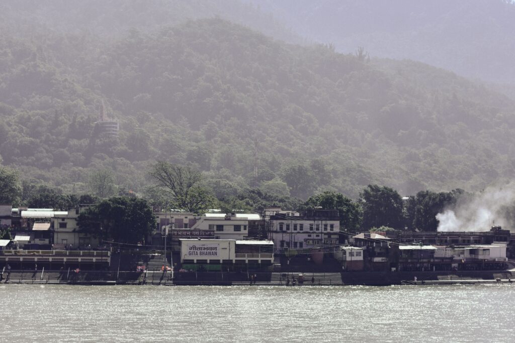 उत्तराखंड में प्रधानमंत्री सेवा सप्ताह की तैयारी: राज्य स्तरीय समीक्षा बैठक की झलक