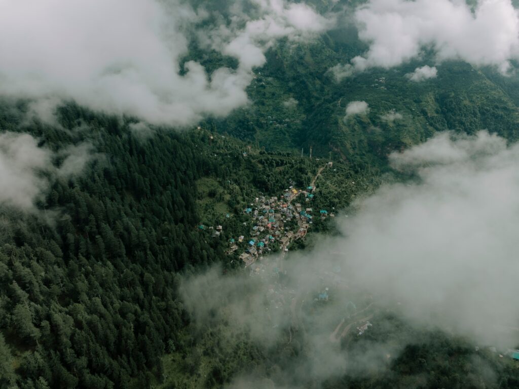 बच्चों के उज्ज्वल कल की नींव: अर्ली चाइल्डहुड केयर एवं एजुकेशन का महत्व
